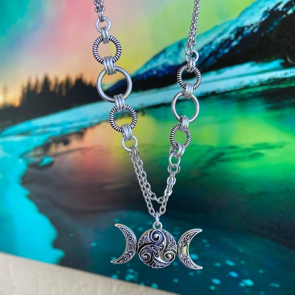 Handmade maille choker & celtic knot tripple moon goddess design charm necklace - Picture 2 of 10